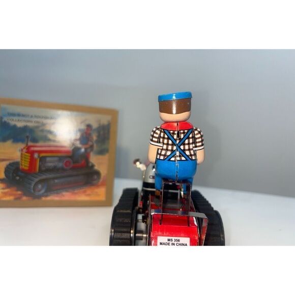Vintage Wind-Up Tin Toy Tractor – Farmer on Red Crawler with Box – 6” Collectibl - Picture 8 of 15